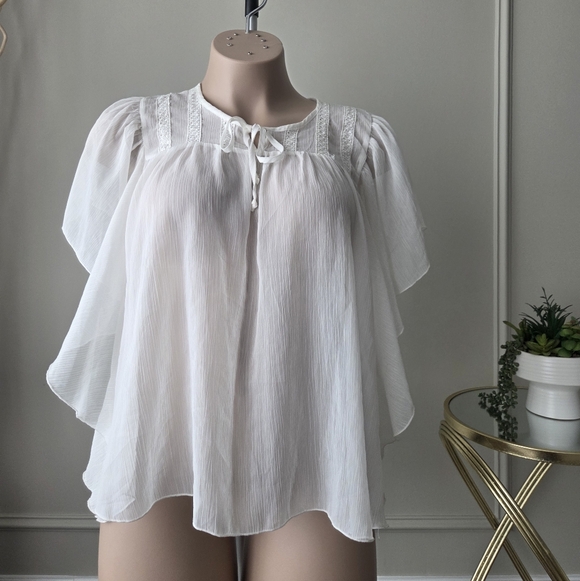 new directions Tops - NWT New Directions White Blouse with Lace Detail Front Flutter Sleeves Sz.S
